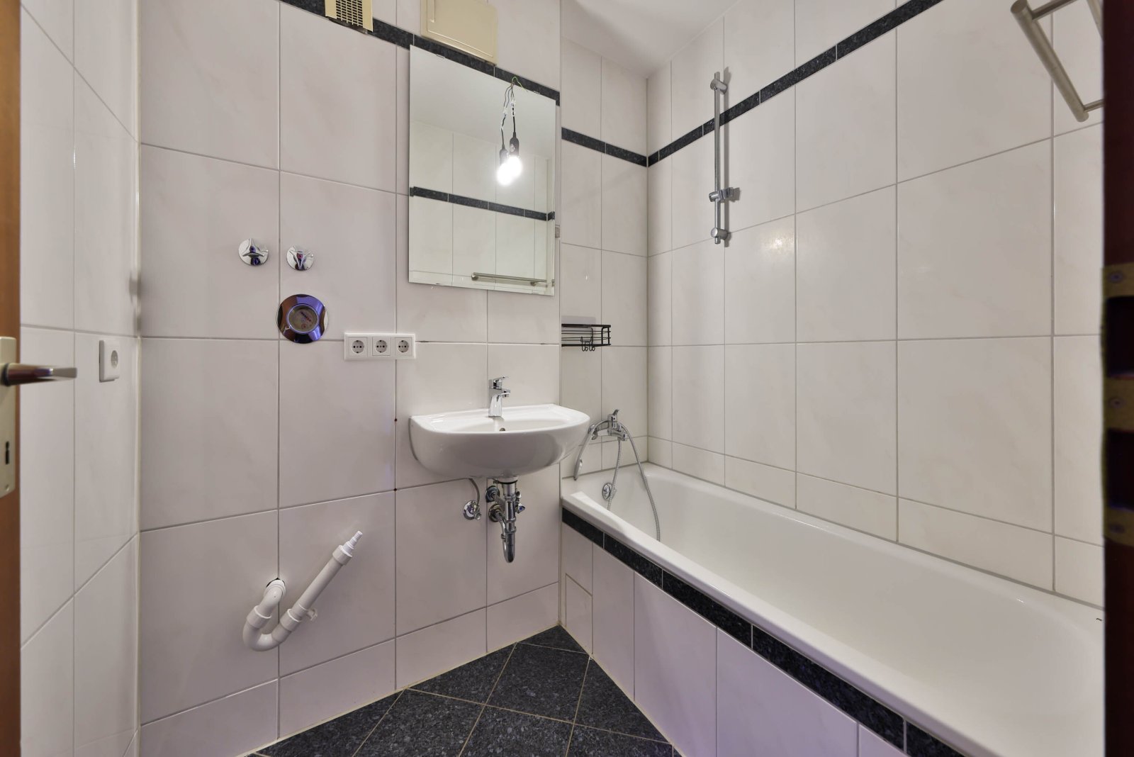 RESERVIERT - Provisionsfrei: Zum Selbstbezug oder zur Kapitalanlage - Schöne 3-Zimmer-Wohnung im beliebten St. Johannis