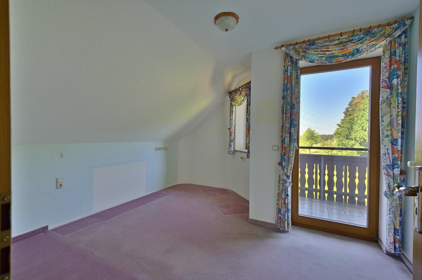 Provisionsfrei: Ein Zuhause im Grünen - Attraktives Landhaus mit Einliegerwohnung in idyllischer Ortsrandlage von Haundorf