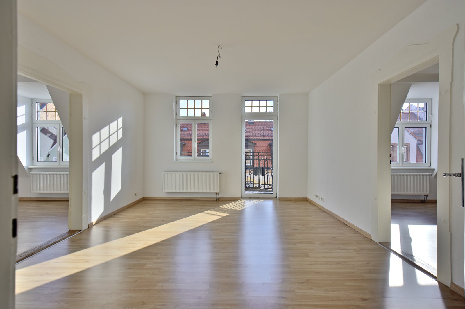 Provisionsfrei: Bezugsfreie & Sanierte Denkmal-Rarität - 5-Zimmer-Wohnung in Nürnberg St. Leonhard