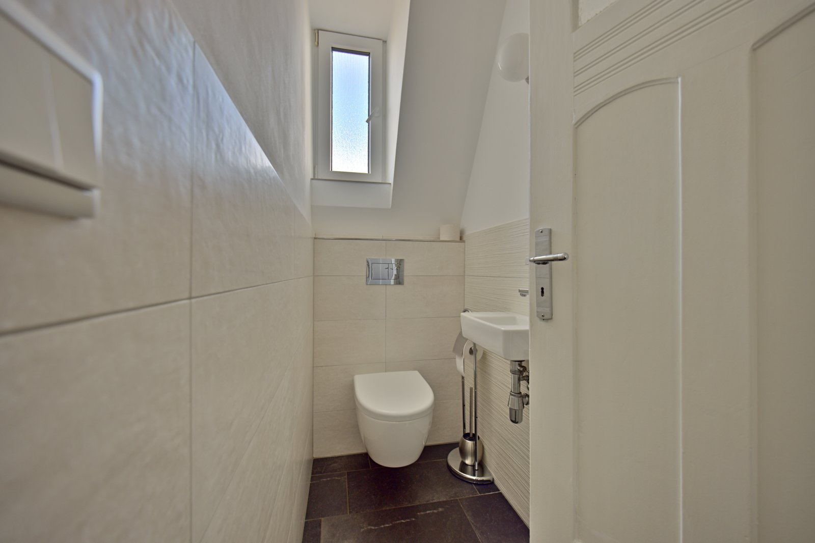Provisionsfrei: Bezugsfreie & Sanierte Denkmal-Rarität - 5-Zimmer-Wohnung in Nürnberg St. Leonhard