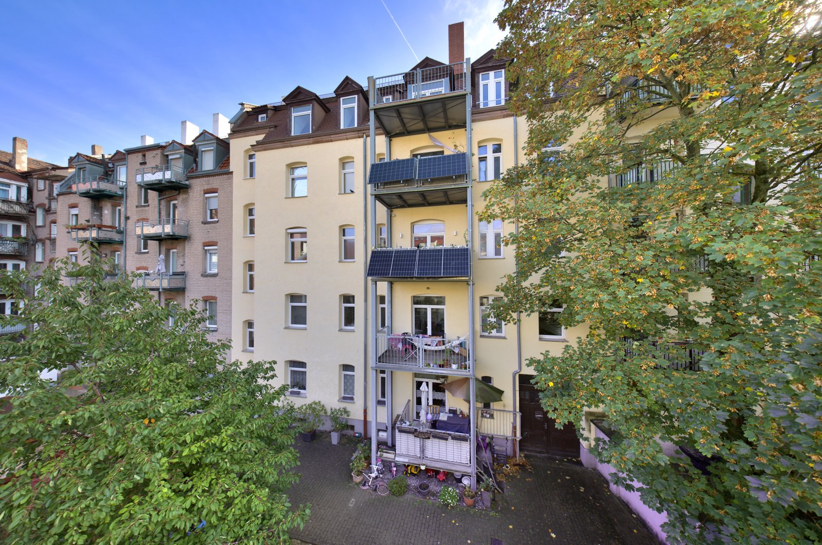 Provisionsfrei: Bezugsfreie & Sanierte Denkmal-Rarität - 5-Zimmer-Wohnung in Nürnberg St. Leonhard