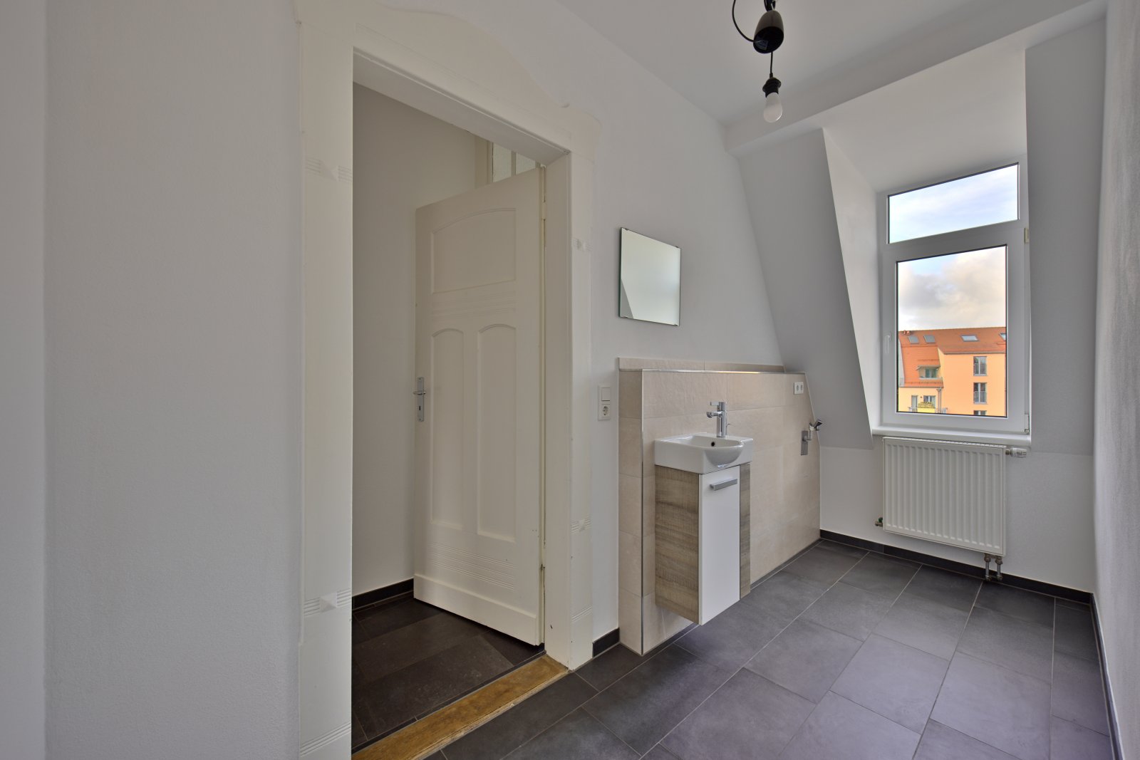 Provisionsfrei: Bezugsfreie & Sanierte Denkmal-Rarität - 5-Zimmer-Wohnung in Nürnberg St. Leonhard