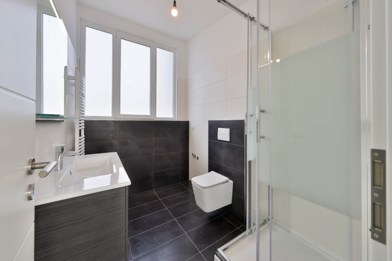 Zweites Bad mit Dusche Zweites Bad mit Dusche