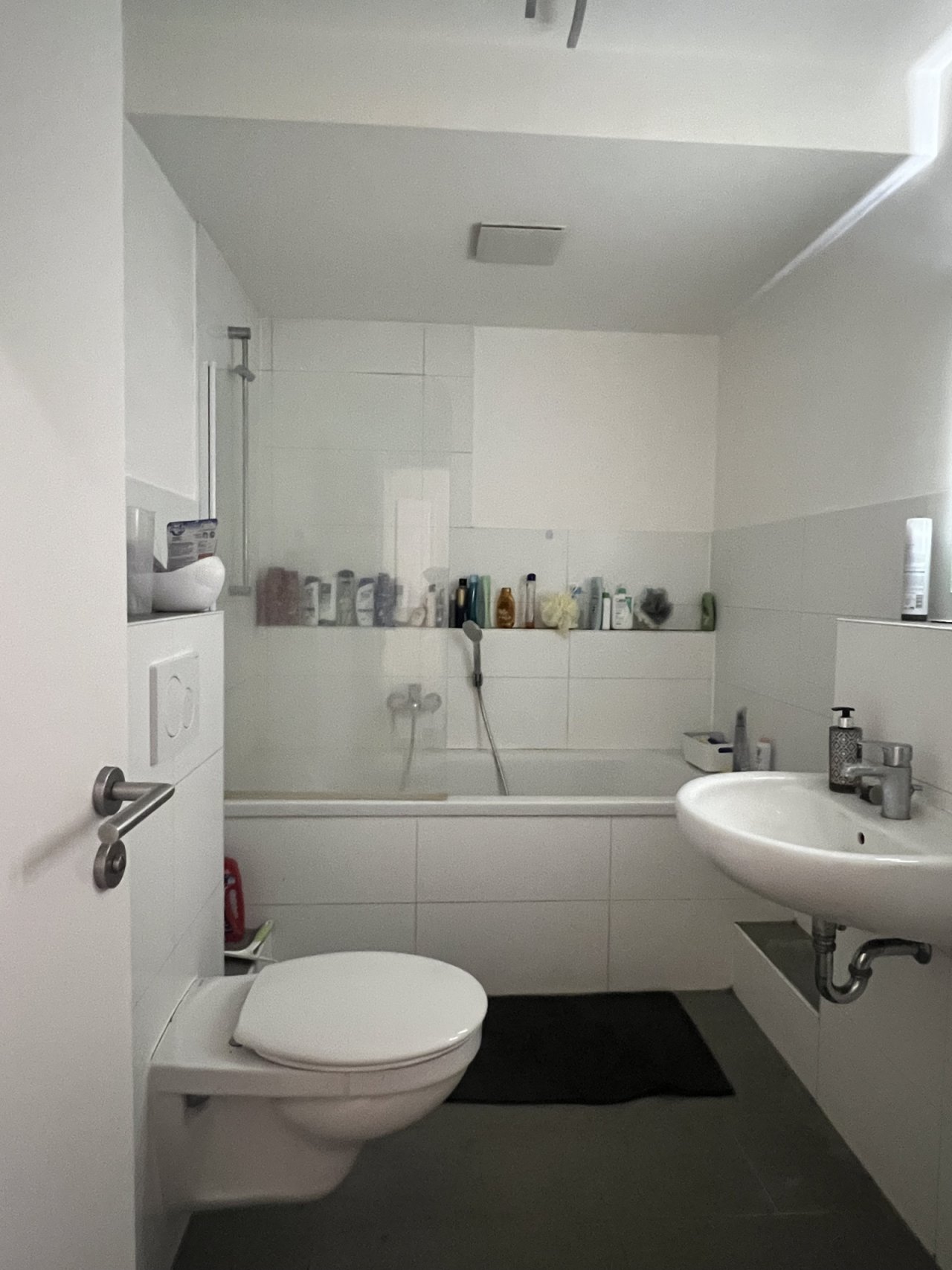 Bad mit Badewanne Bad mit Badewanne