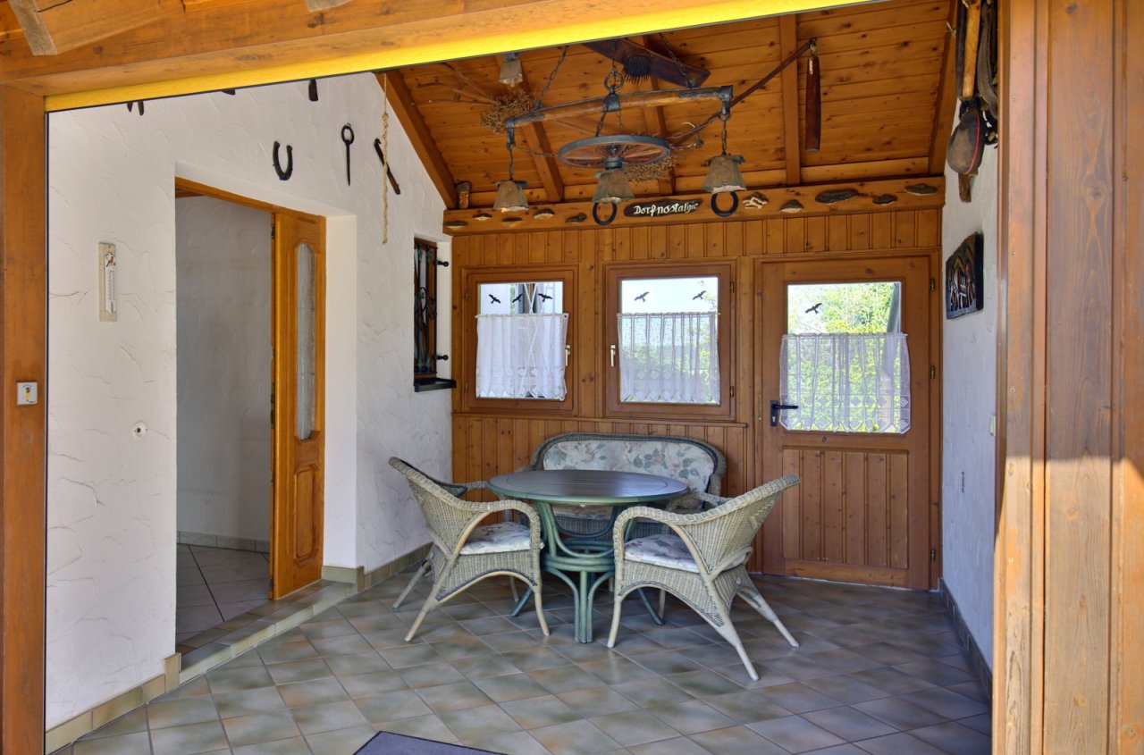 Hereinspaziert! Hauseingang mit gemütlicher Veranda Hereinspaziert! Hauseingang mit gemütlicher Veranda