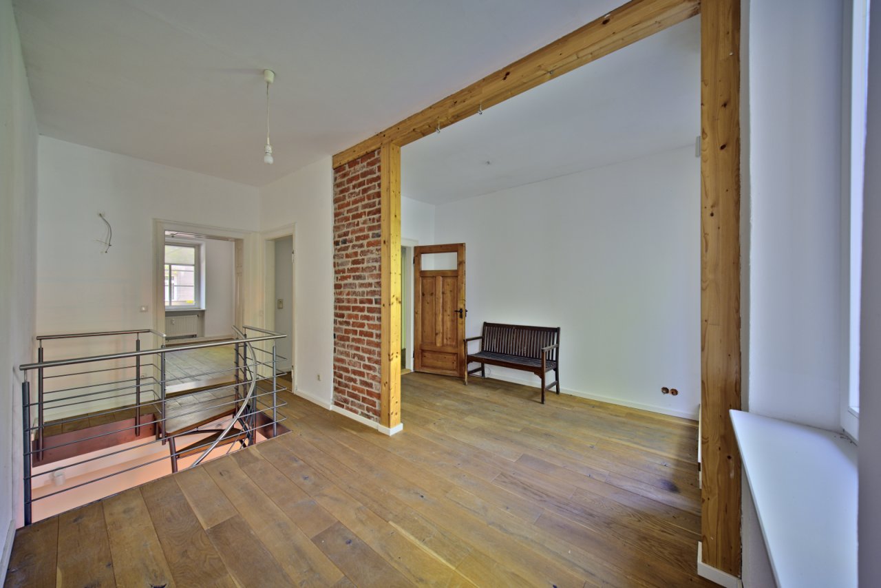 Offenes Galeriezimmer - der perfekte Ort für Ihren Arbeitsplatz ... Offenes Galeriezimmer - der perfekte Ort für Ihren Arbeitsplatz ...